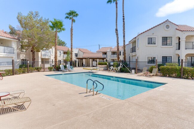 Building Photo - Stylish Upstairs Condo with Dual Primary S...
