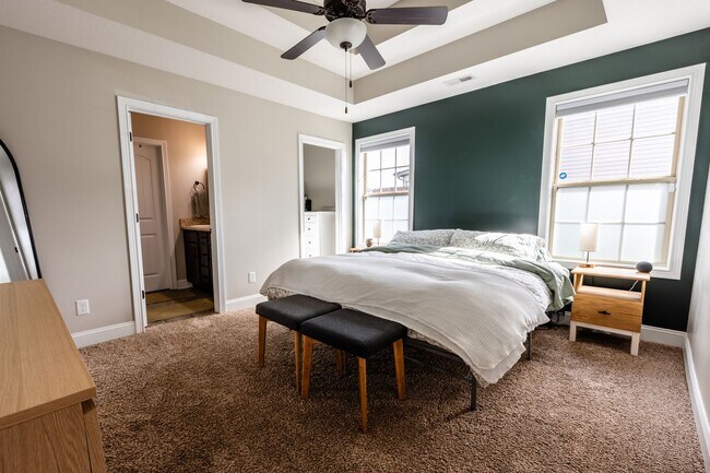 Building Photo - Pet Friendly Three Bedroom!