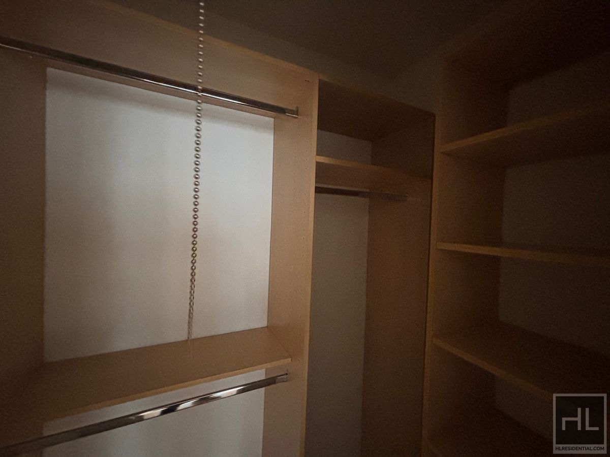 Building Photo - Fourth Avenue