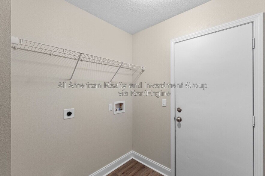 Building Photo - 6255 Bullet Dr