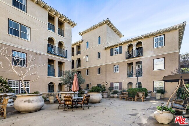 Building Photo - 13080 Pacific Promenade
