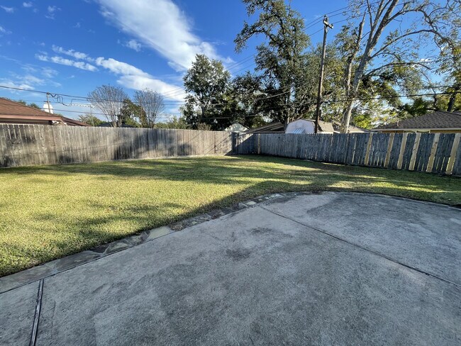 Building Photo - 9015 Eldora Dr