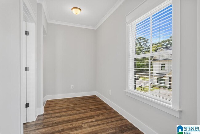 Building Photo - 1509 Cottage Grv