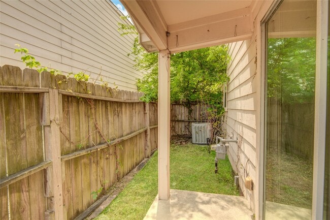 Building Photo - 12409 Urban Dale Ct