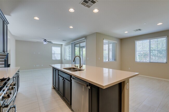 Building Photo - 2549 Sable Ridge St
