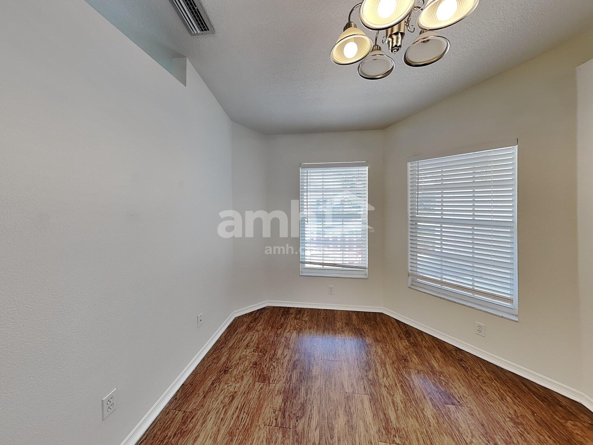 Building Photo - 312 116th St E