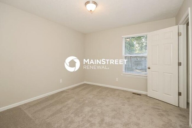 Building Photo - 2780 Deerfield Dr