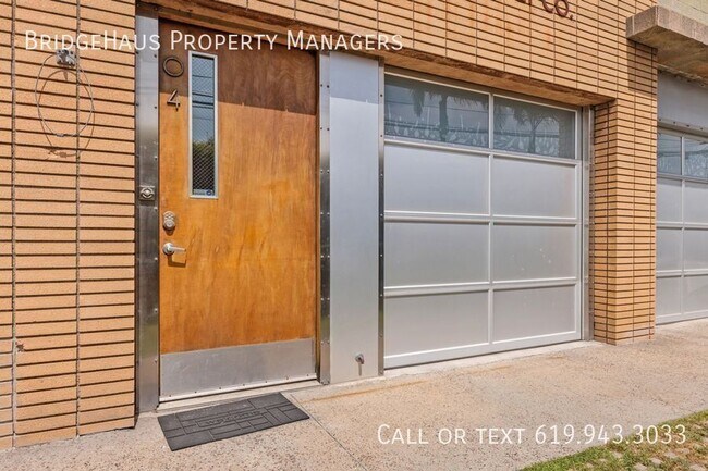 Building Photo - 3033 India St