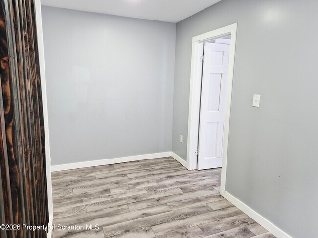 Building Photo - 124 Willow St