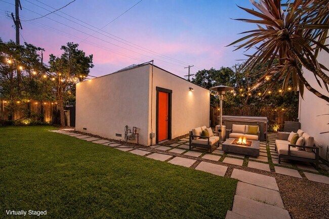 Building Photo - Modern Gated Retreat on a Private Lot.