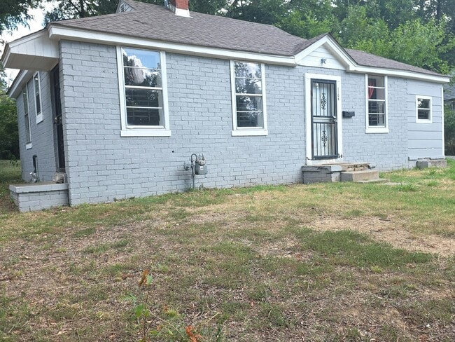 Building Photo - 1106 Parkland Rd
