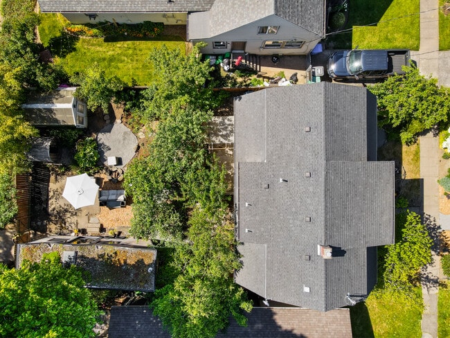 Building Photo - 9648 N Central St