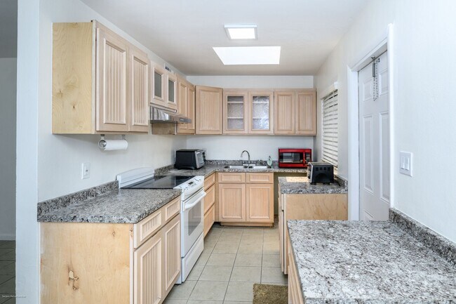 Building Photo - 510 Sharon Cir