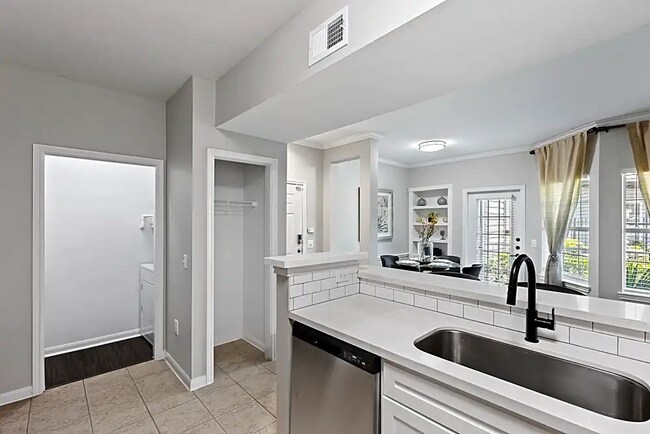 Building Photo - Comfort, Space & Style – All in One Place