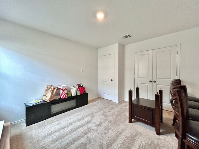 Building Photo - 3 BR / 2 BA Home for Rent in Hutto