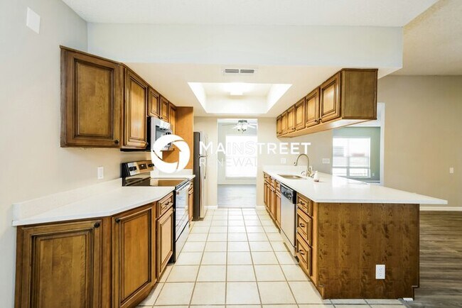 Building Photo - 4 Bedroom Pet-Friendly Home in Valrico, FL with Main Street Renewal