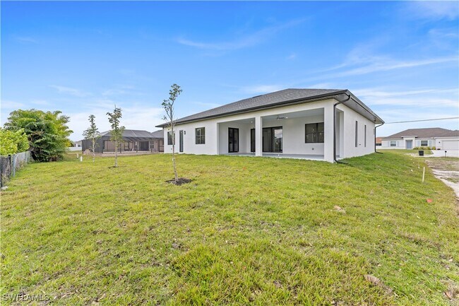 Building Photo - 129 NW 27th Pl