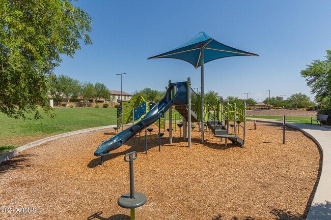 Building Photo - 21366 W Almeria Rd