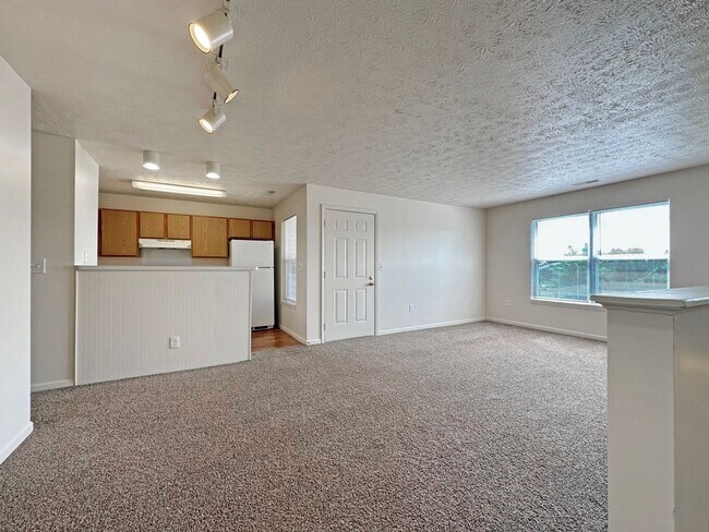 Building Photo - Minutes from Adrian College************** Massive 2 Bedroom 2 Bath*****************Rent $1,150/month