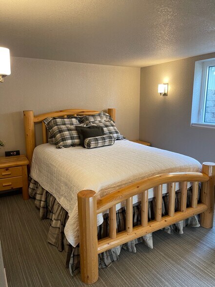 Primary Bedroom - 134 W 11th Ave