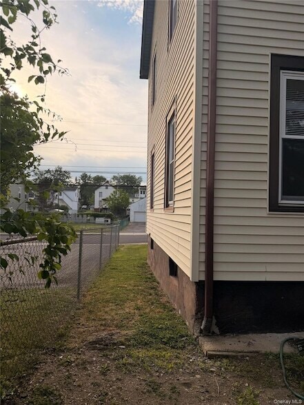 Building Photo - 406 Tower Ave