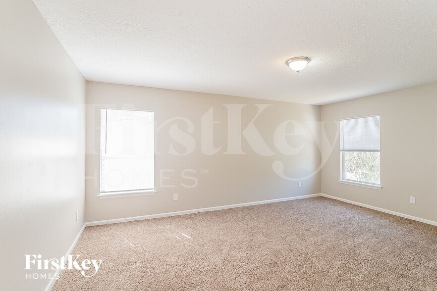 Building Photo - 1479 Dunns Lake Dr E