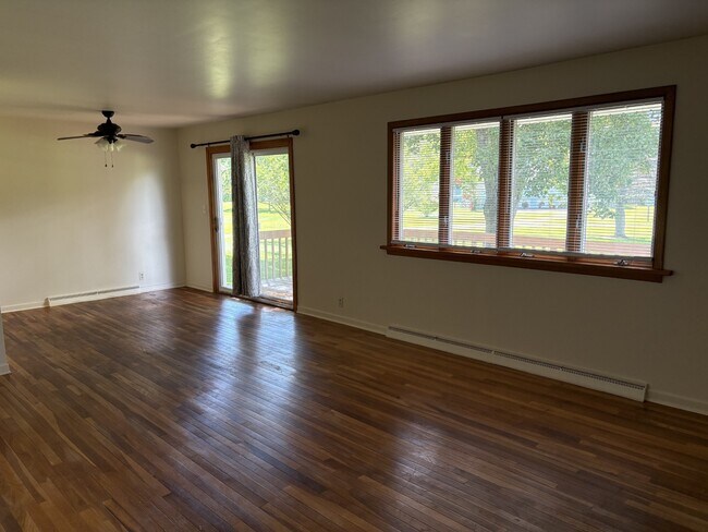 Building Photo - 375 Page Hollow Rd