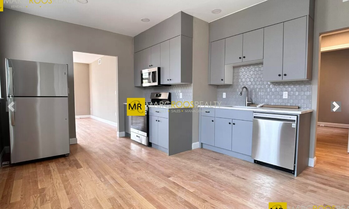 Building Photo - 1914 Beacon St