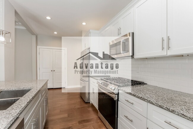 Building Photo - 1536 Montreat Ave SW