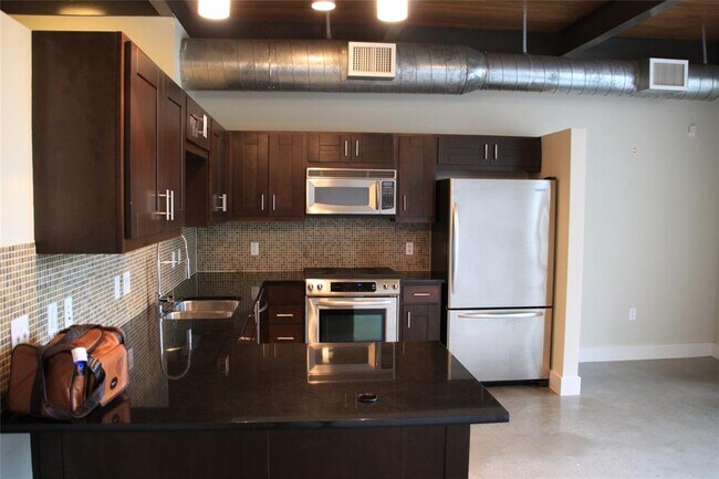 Building Photo - 2205 N Lamar Blvd