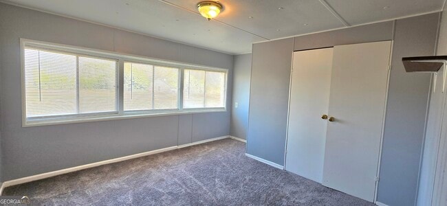 Building Photo - 2611 Sharpsburg McCollum Rd