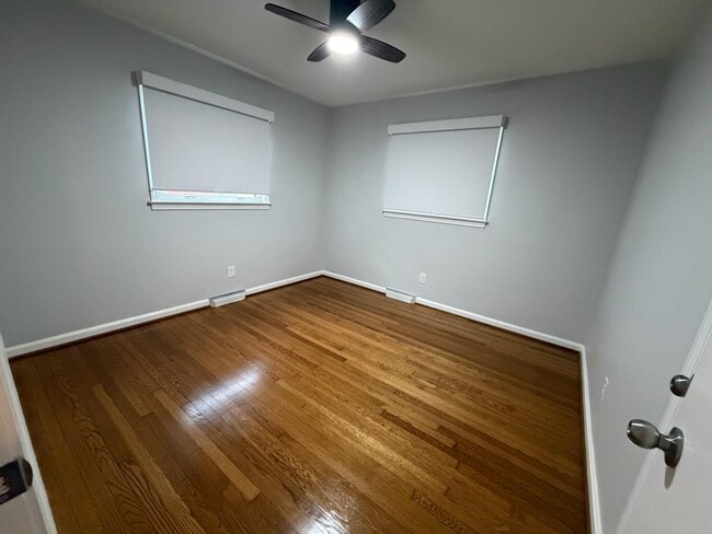 Building Photo - 1929 Alexandria Dr