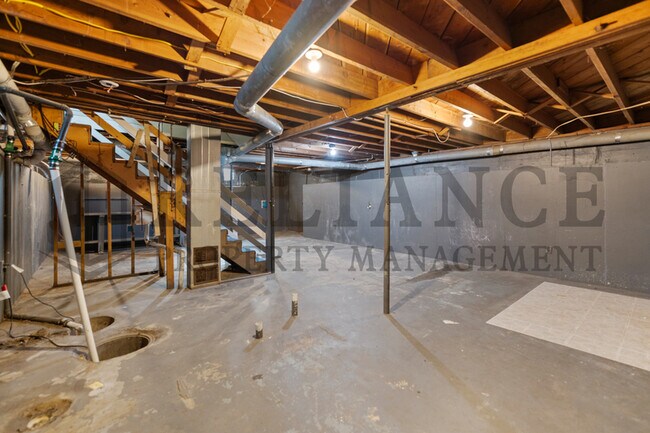 Building Photo - 3408 S Hiram Ave