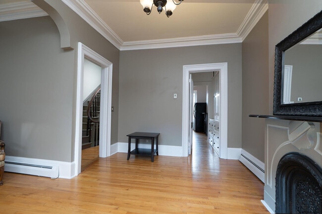 Building Photo - 279.5 Hudson Ave