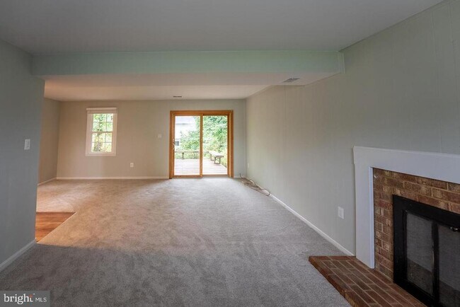 Building Photo - 5629 Signal Point Ct