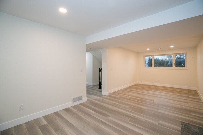Building Photo - 2308 S Lima St