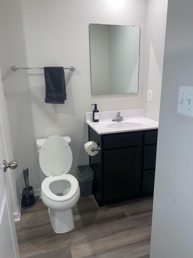 Building Photo - 203 Bowline Dr