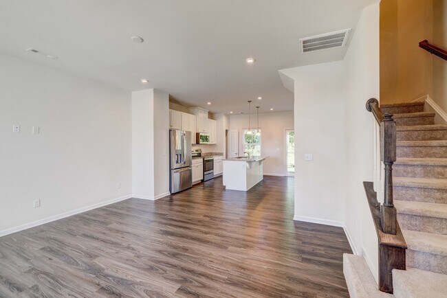 Building Photo - 4316 Summercrest Blvd