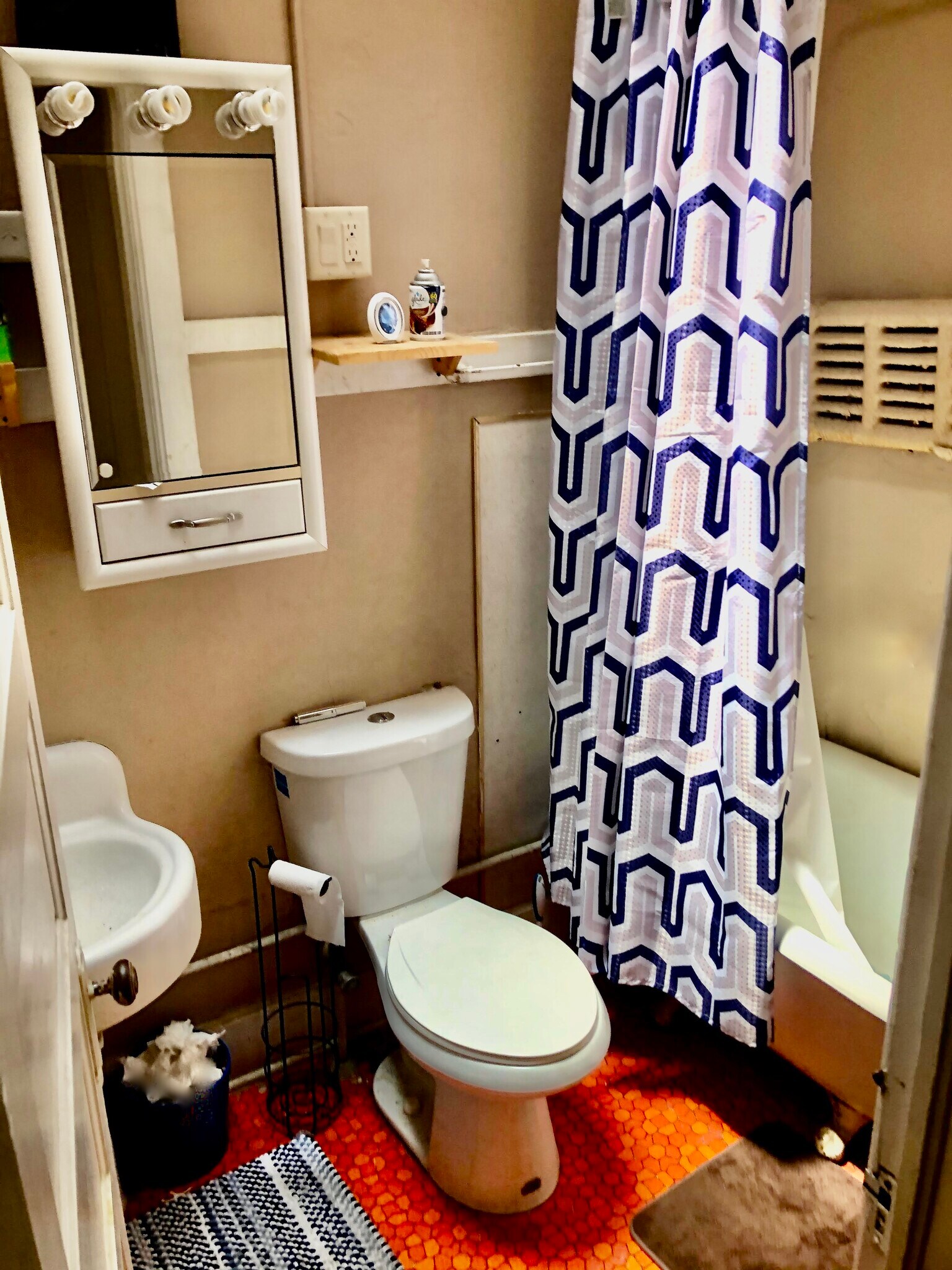 Building Photo - 419 State St