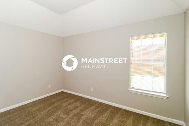 Building Photo - 3 Bedroom Pet-Friendly Home in Memphis, TN with Main Street Renewal