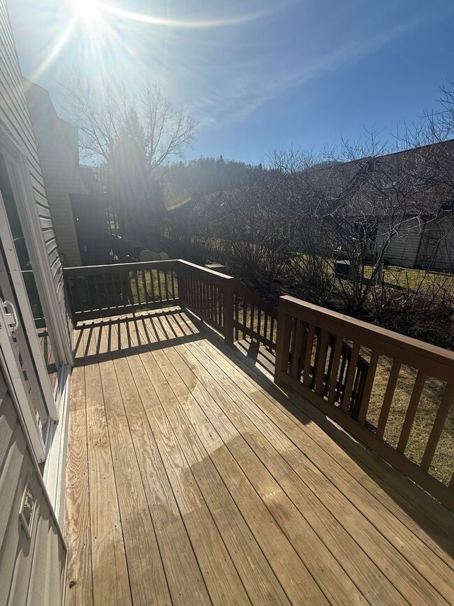 Building Photo - 228 Adams Ln