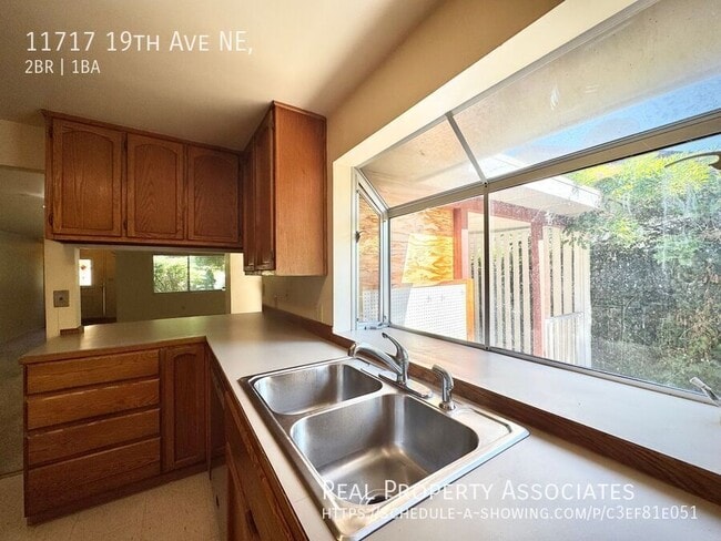 Building Photo - 11717 19th Ave NE