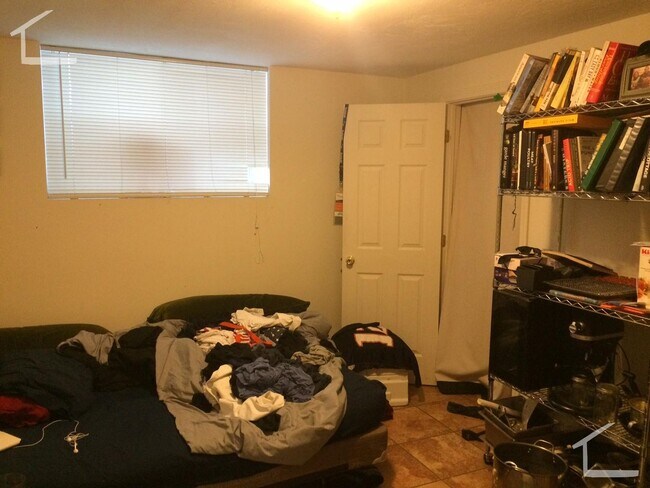 Building Photo - HUGE 4 bed 2 bath_Allston_9/1/26