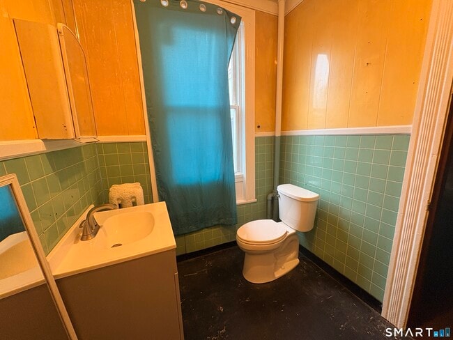 Building Photo - 185 Grove St