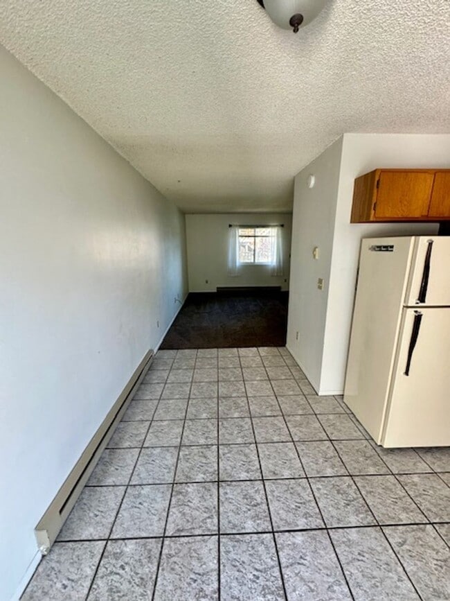 Building Photo - 2 Bedrooms 1 Bathroom-Pet Friendly