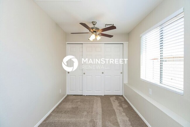 Building Photo - 3 Bedroom Pet-Friendly Home in Mesa, AZ with Main Street Renewal