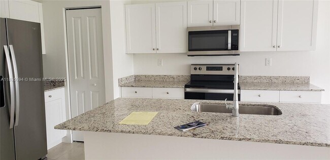 Building Photo - 5668 Cerva Ln
