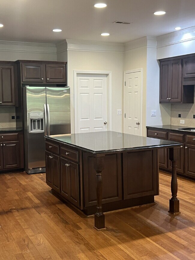 Building Photo - Excellent price for this wonderful John Wieland townhouse in swim / tennis neighborhood.