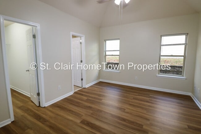 Building Photo - Family Home in Fox Hollow