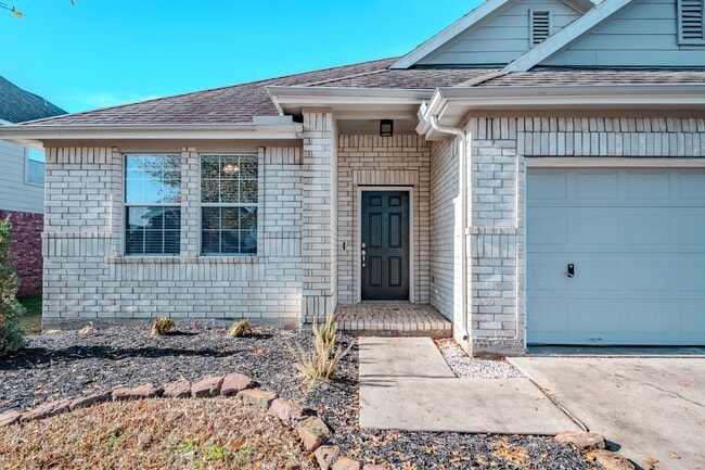 Building Photo - 8515 Holly Spring Ln